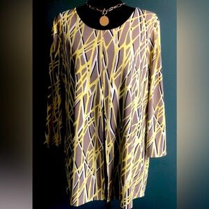 Alfani Beautiful double layered pull over top. Size Large 💛 non wrinkle
